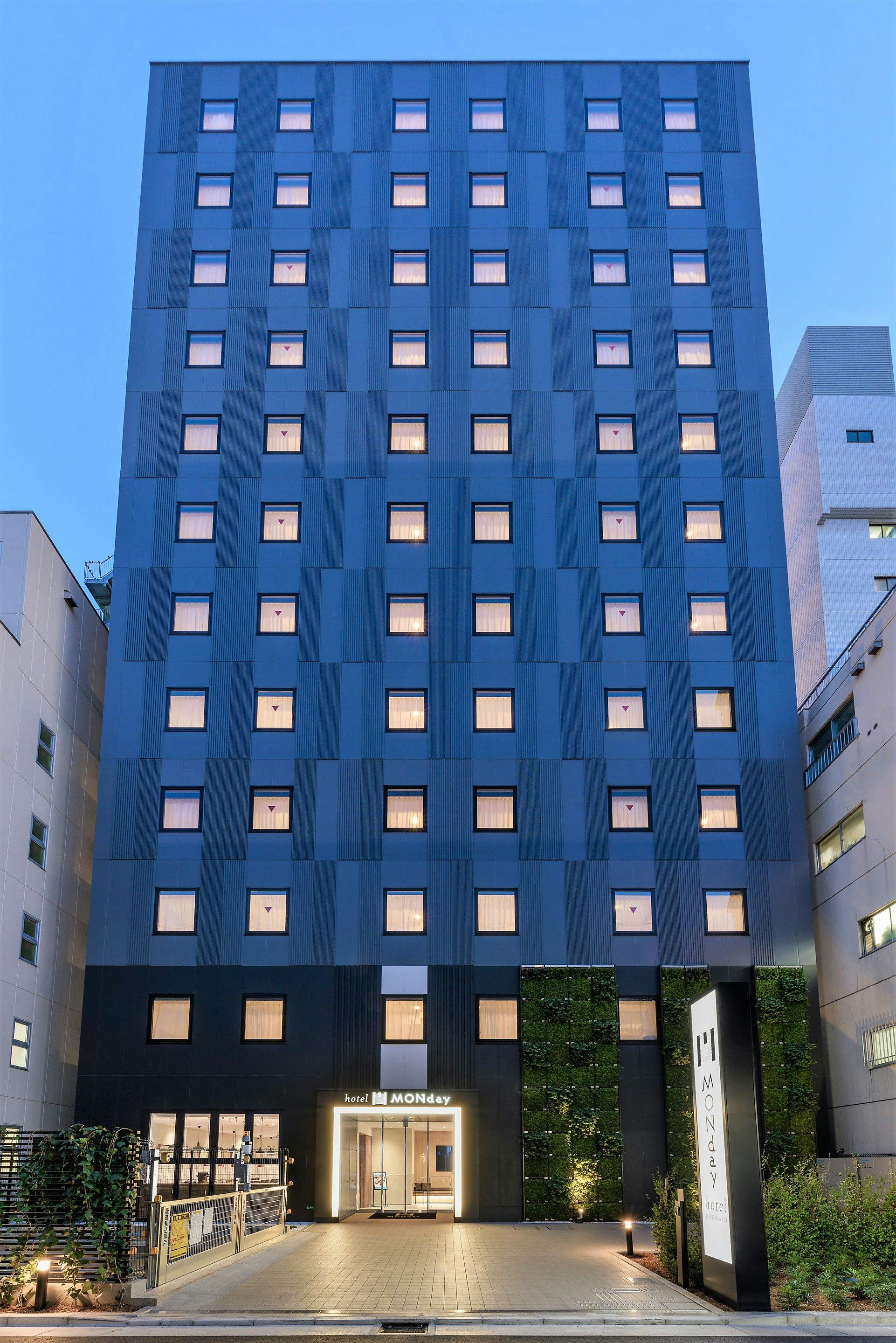 ホテル外観（夜のイメージ）