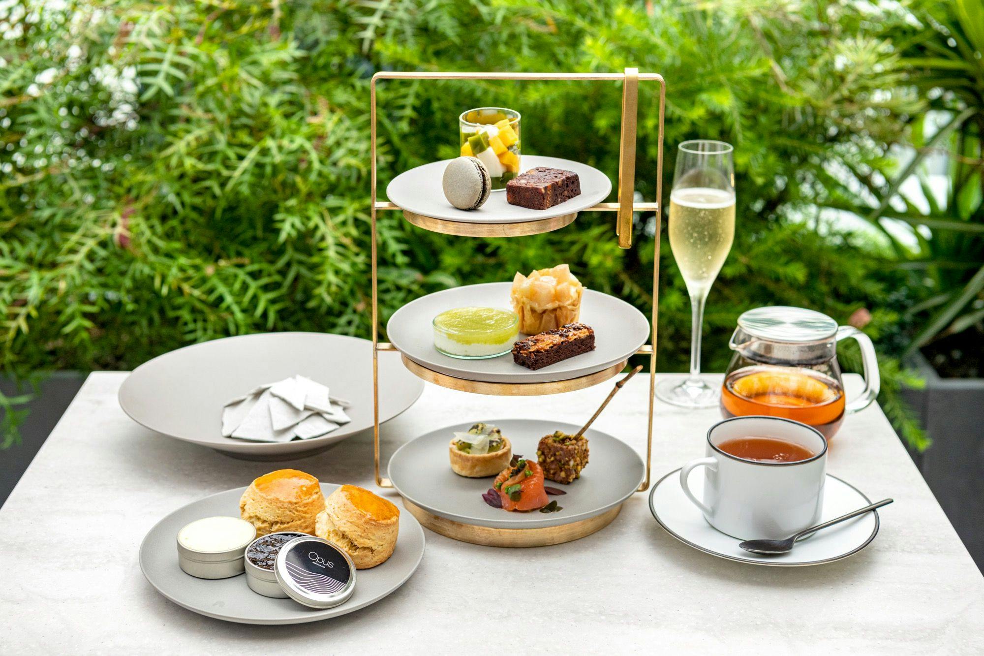 Opuses: ชายามบ่าย