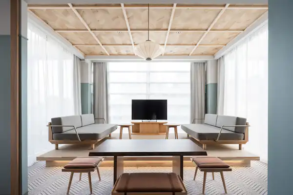 【จูเนียร์สวีท】