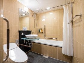 アパホテル〈人形町駅東〉