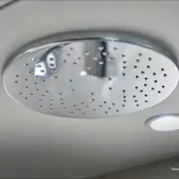 オーバーヘッドシャワー