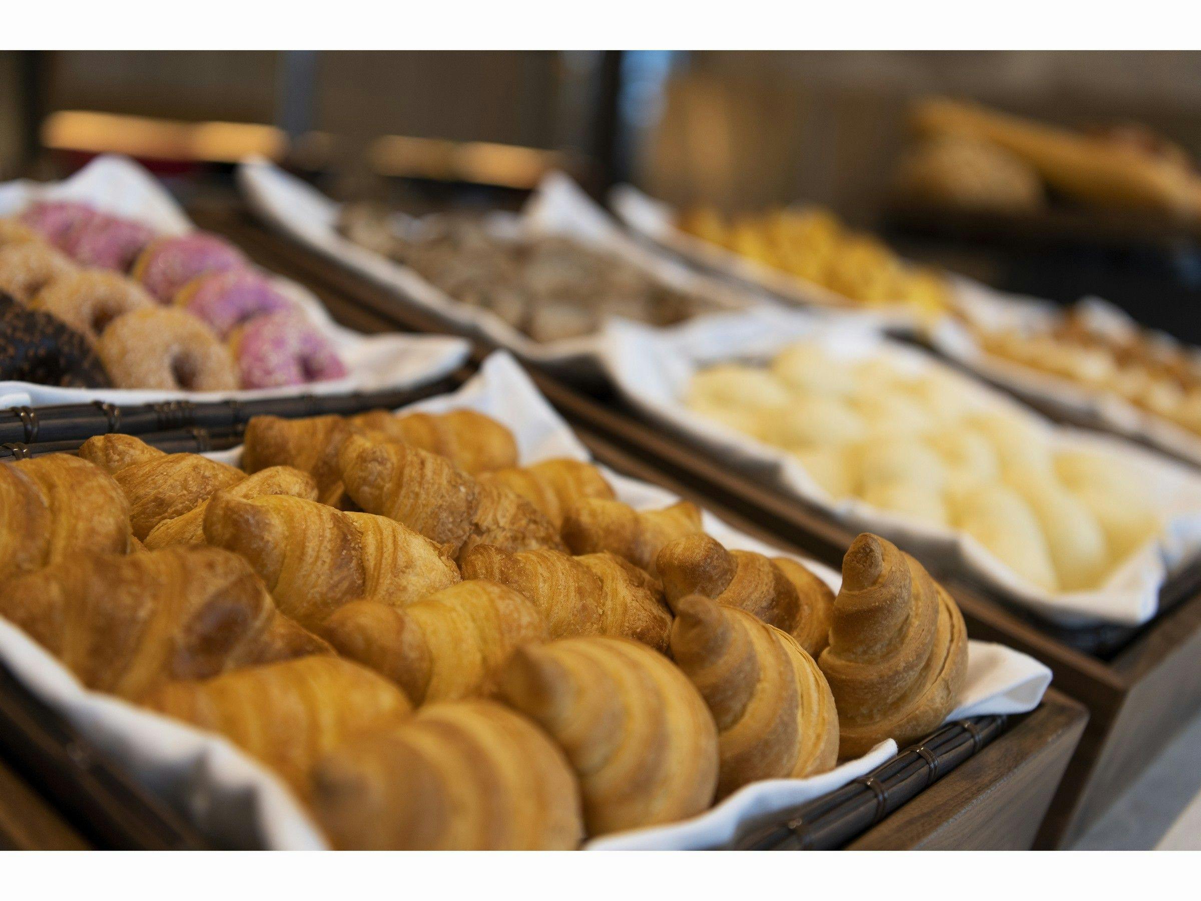 クロワッサン・ドーナツ