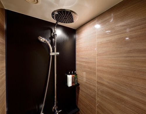 モデレートシャワーブース