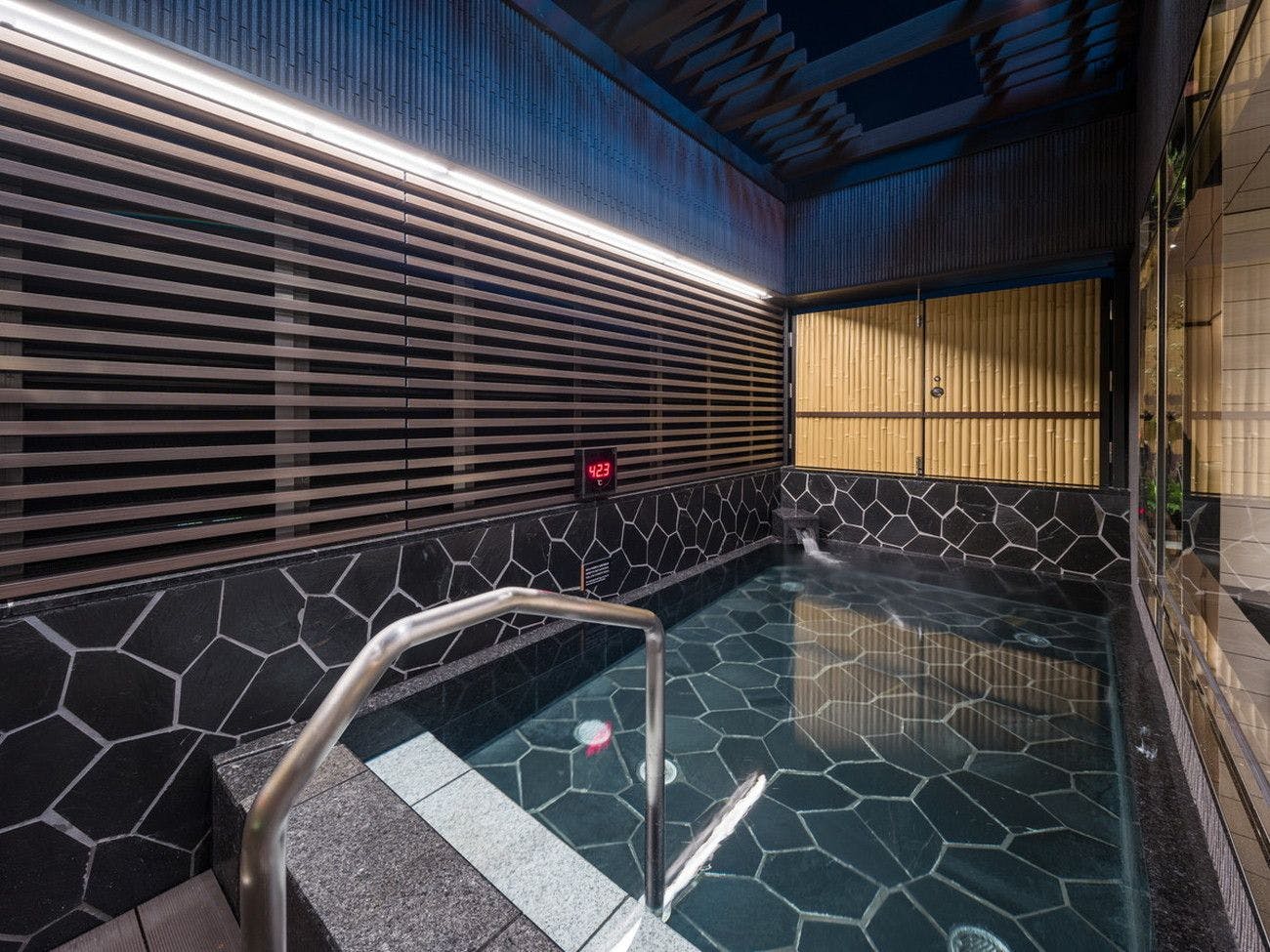 アパホテル〈上野駅前〉