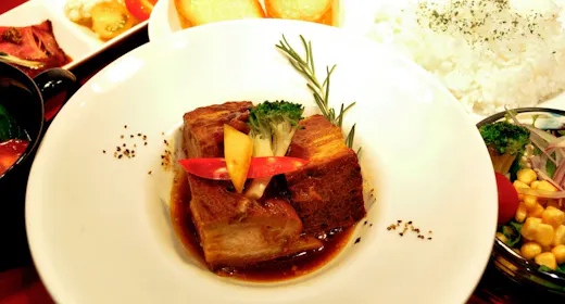 【夕食付き】Peter Coleオリジナルアイリッシュシチュー&サイドディッシュ&1ドリンク付き!