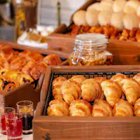 豊富な種類のパンをご用意しております。