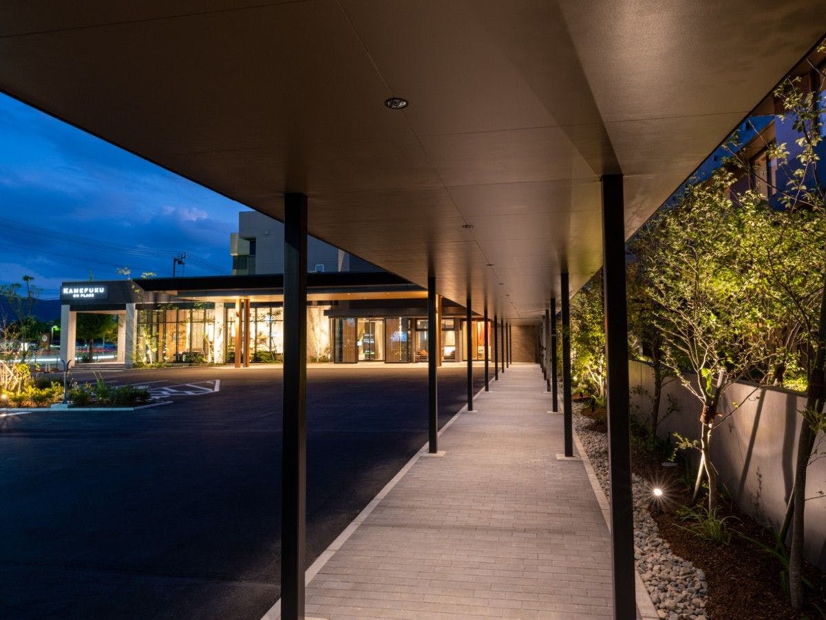 Onsen and restaurant are available at the adjacent facility.