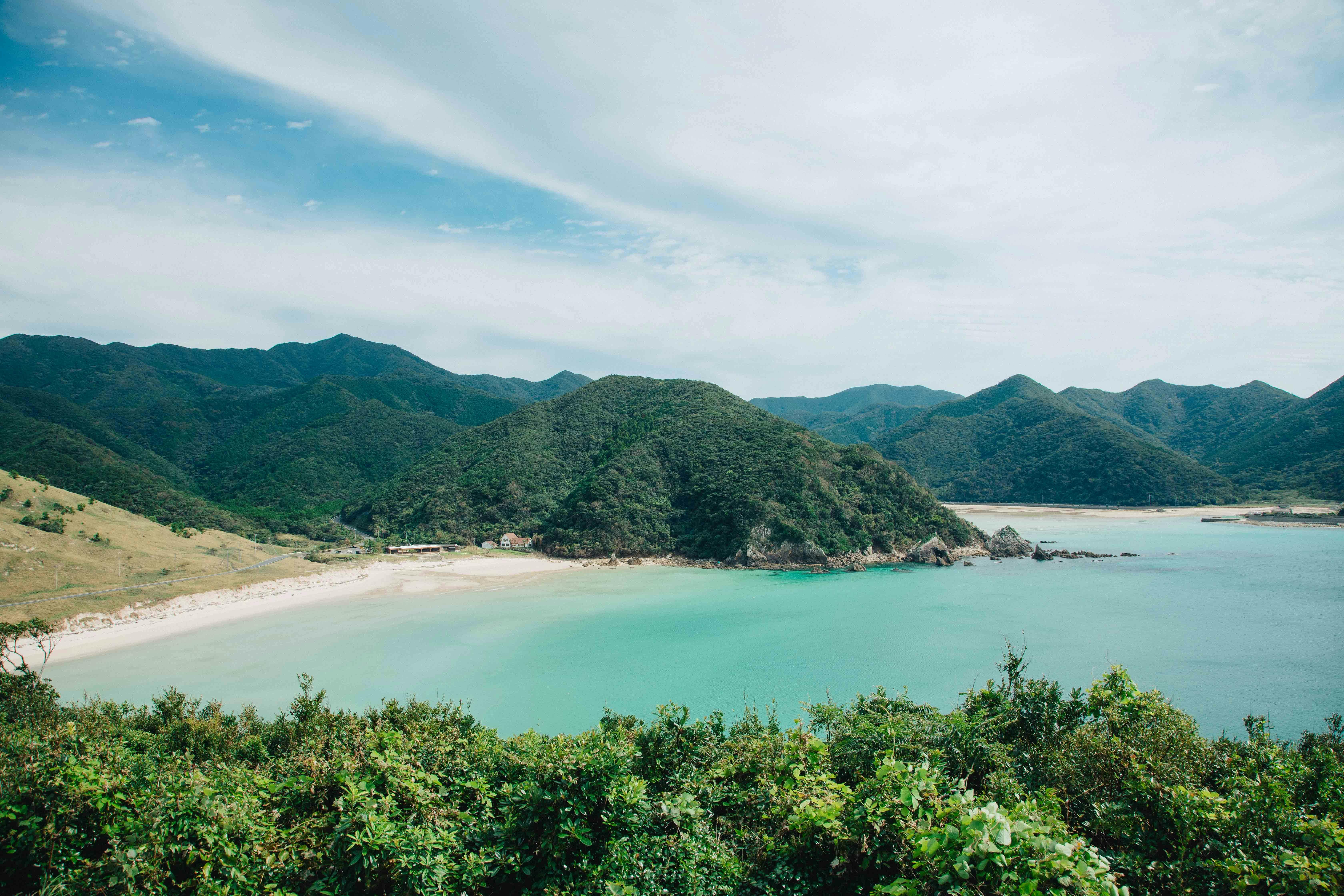 หาดทาคาฮามะที่มีการไล่สีสันสวยงาม