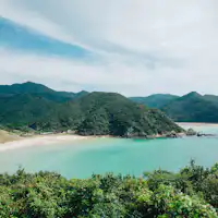 หาดทาคาฮามะที่มีการไล่สีสันสวยงาม