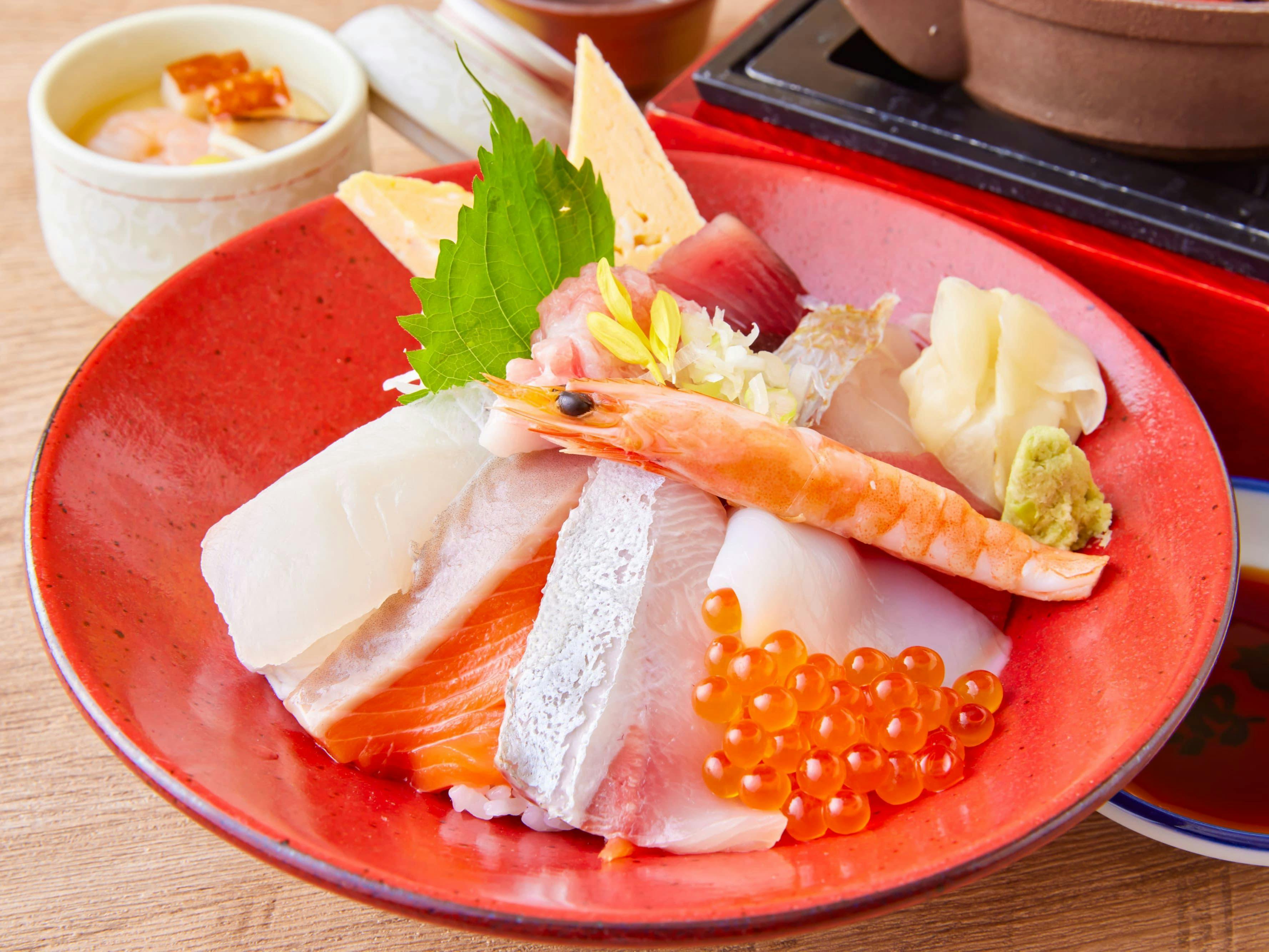 ホテルシュランザMAKUHARI BAY - サクサクの揚げたてカツor彩り豊かな