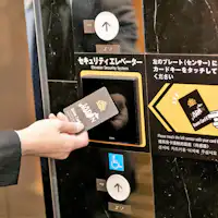 セキュリティエレベーターを設置。