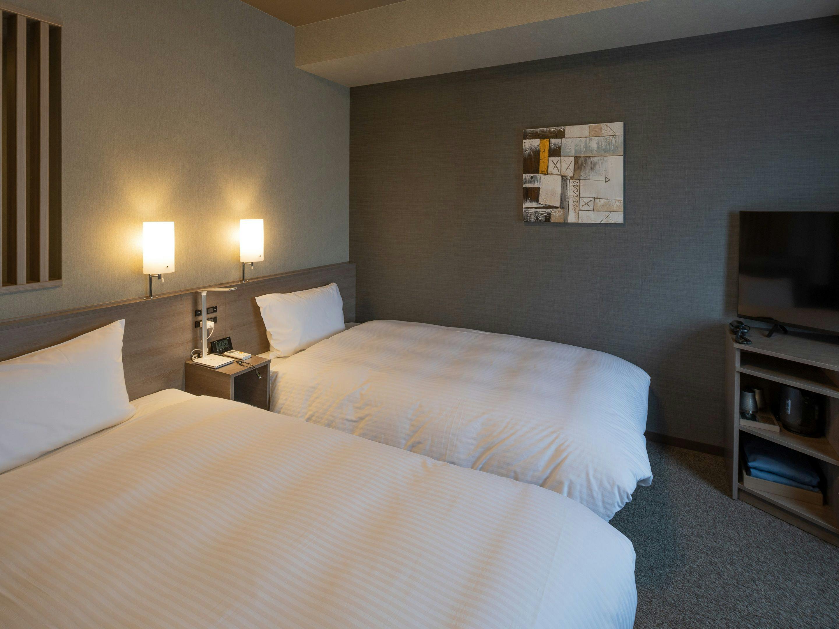 Hotel Route-Inn Grand Wakayama Station East Exit