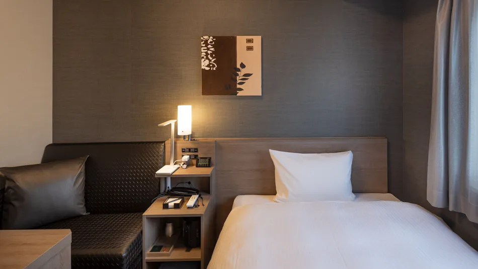 Hotel Route-Inn Grand Wakayama Station East Exit