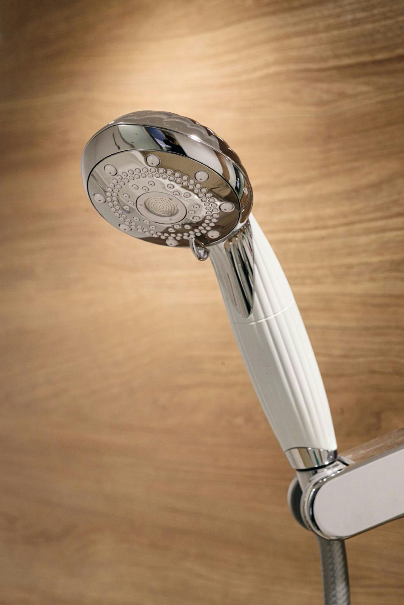 ทุกห้องติดตั้งฝักบัวรีฟา