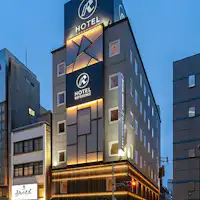 โรงแรมภายนอก (วิวกลางคืน)