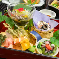 เมนูตัวอย่างสำหรับเดือนกรกฎาคมและสิงหาคม 2025 ♪