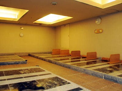 ห้องอาบน้ำหินร้อนสำหรับผู้หญิงเท่านั้น