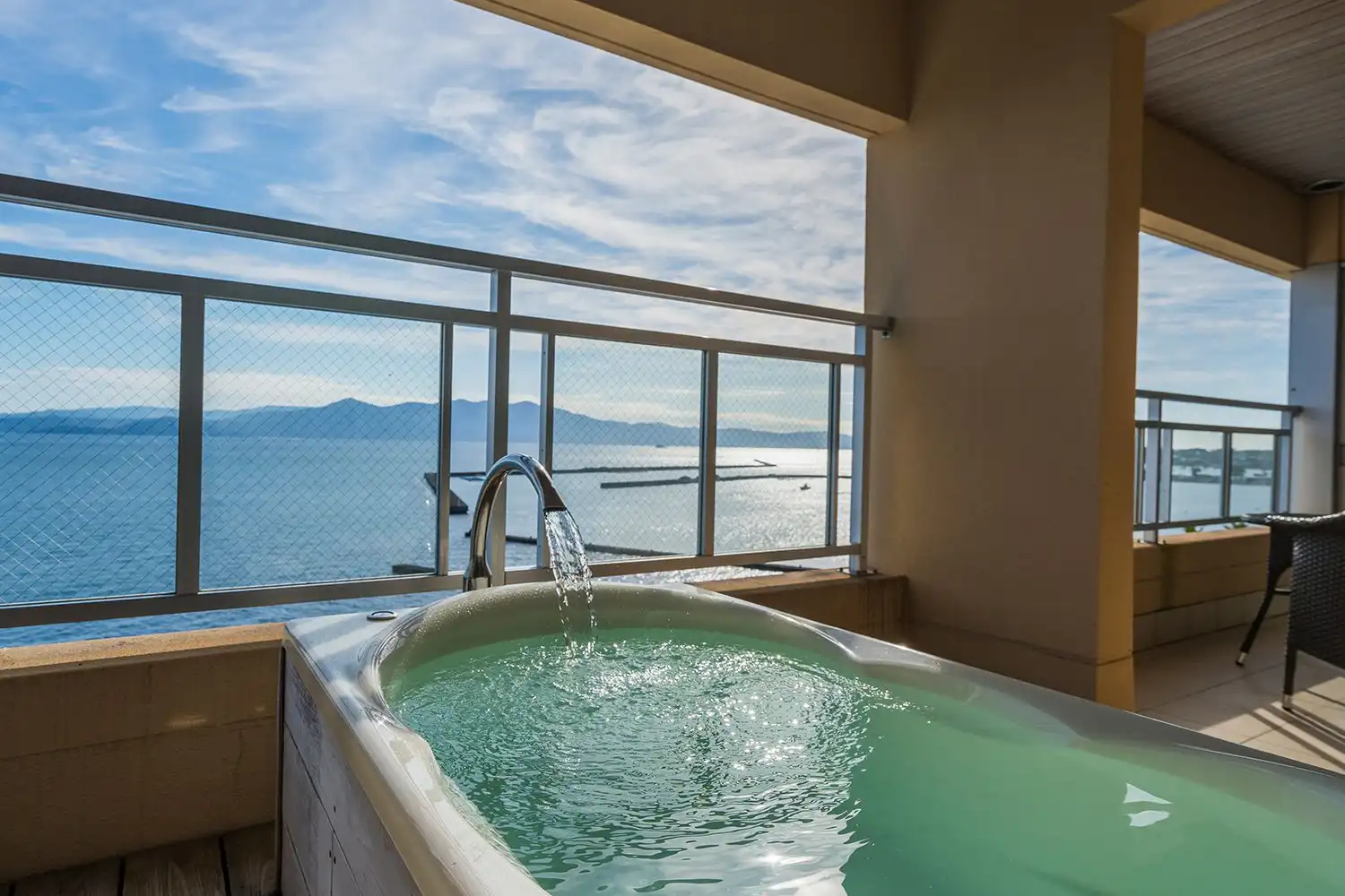 ห้องพักพร้อมอ่างอาบน้ำกลางแจ้ง