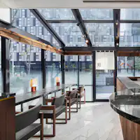 "Tiệm trà Tsubaki Salon"