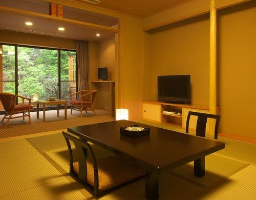 別邸六花1階露天風呂付き和室「蘇芳」