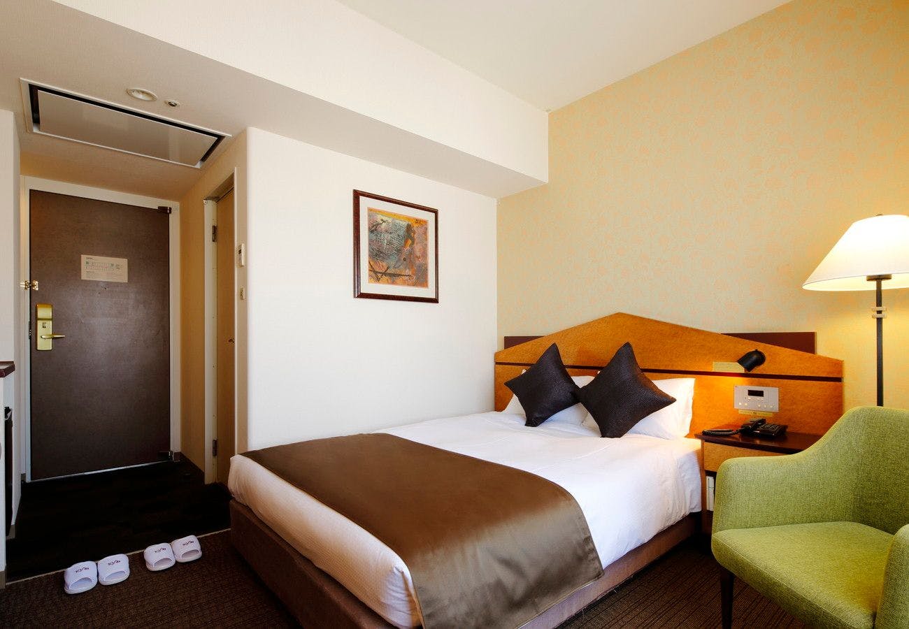 Moderate Semi-Double