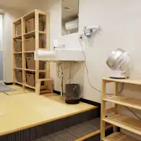 Bilik persalinan mandi awam