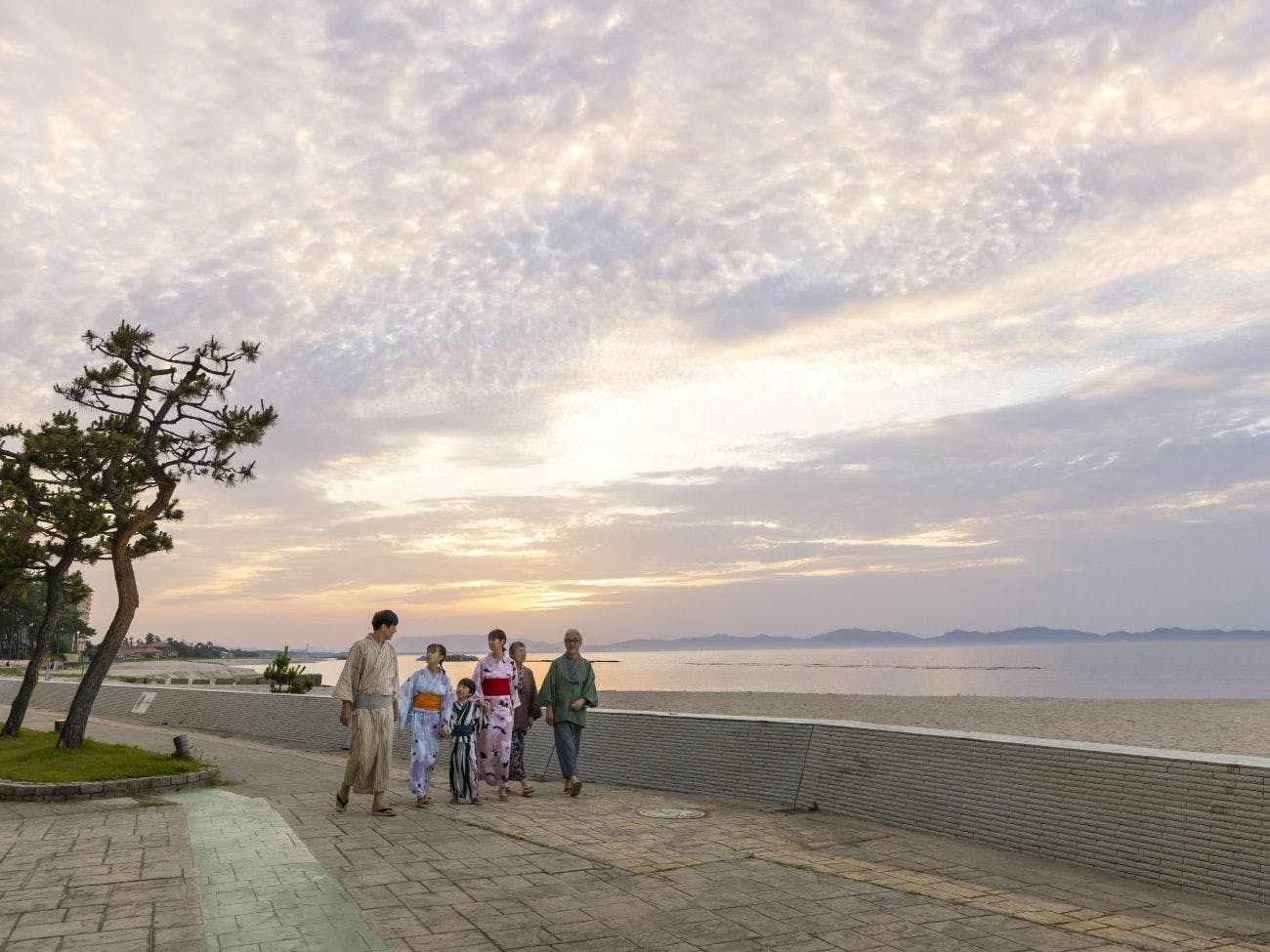 ทางเดินเล่นชายหาดน้ำพุร้อนไคเกะ