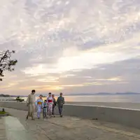 ทางเดินเล่นชายหาดน้ำพุร้อนไคเกะ