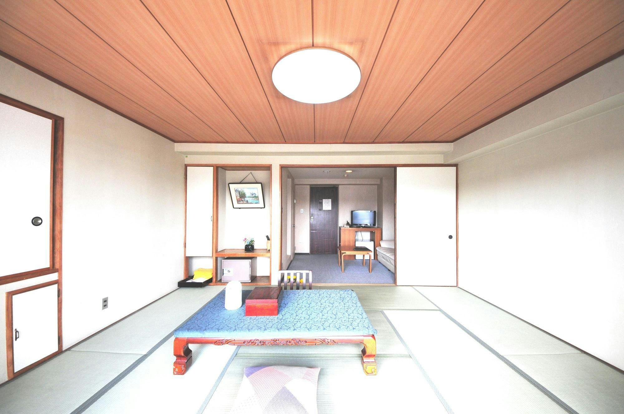 ห้องสไตล์ญี่ปุ่นขนาด 12 เสื่อทาทามิ