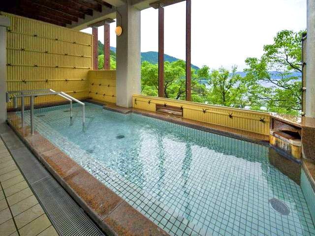 อาคารตะวันออกกลางแจ้ง