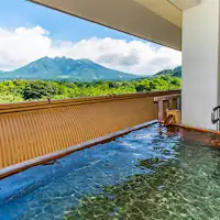 ที่อ่างอาบน้ำกลางแจ้งชั้นสอง คุณสามารถชมวิวภูเขาอาโสะได้!