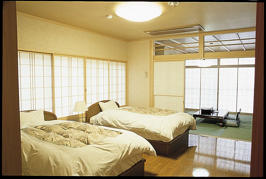 ห้องพักสไตล์ญี่ปุ่นและตะวันตกที่ไม่มีสิ่งกีดขวาง