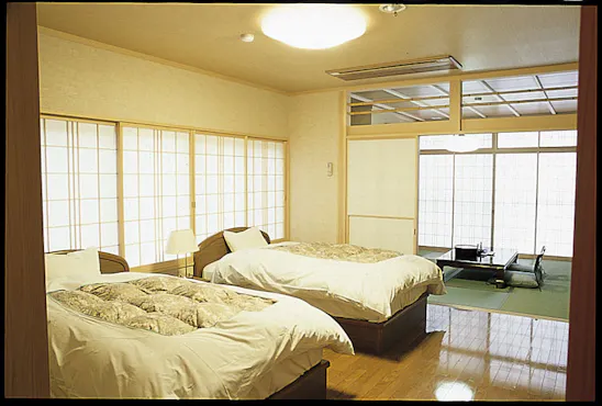 ห้องพักสไตล์ญี่ปุ่นและตะวันตกที่ไม่มีสิ่งกีดขวาง