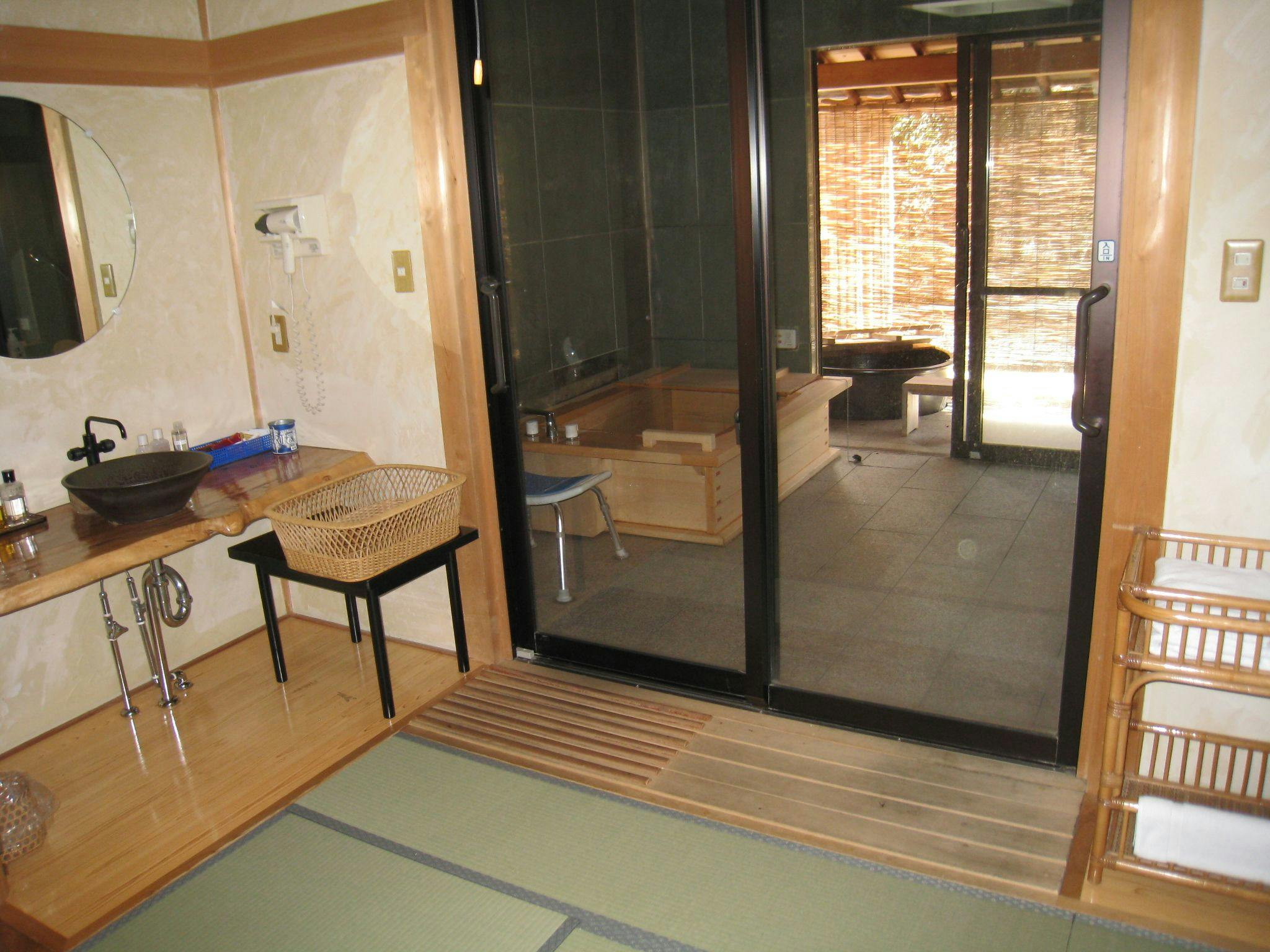 ห้องอาบน้ำส่วนตัว เท็นริว