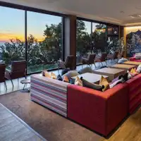 จาก LOBBY LOUNGE