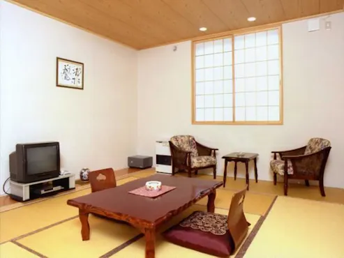 Bersantai di Kamar yang dipenuhi dengan suasana damai dan informasi Jepang.