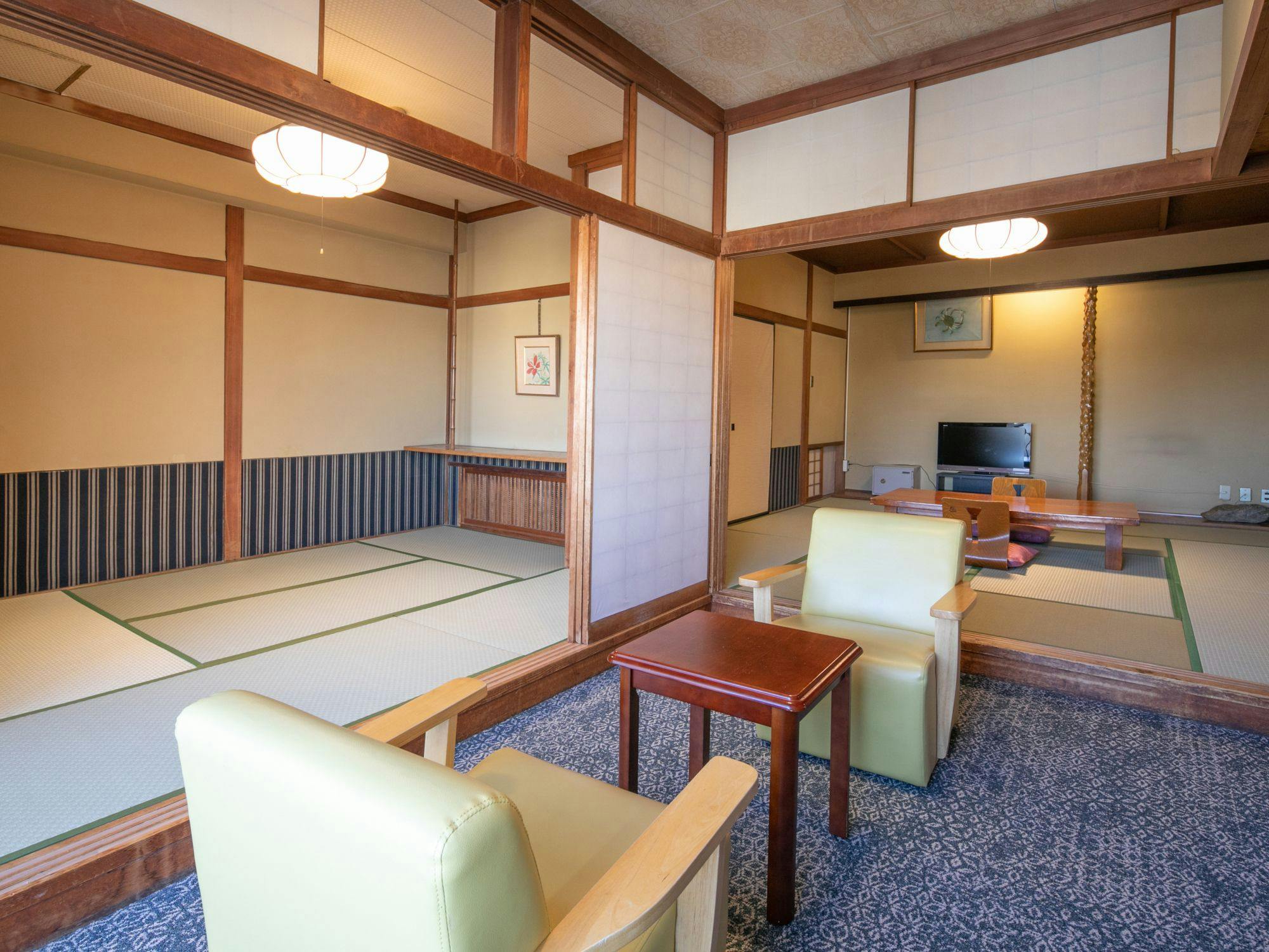 Kamar bergaya Jepang dua ruangan (tanpa kamar mandi)