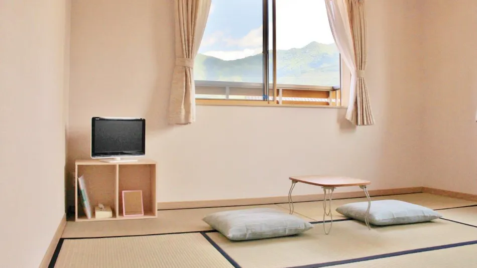 Shiga Kogen Foothills, Shinshu Nakano, Small Travel Inn, Guesthouse Kanoka