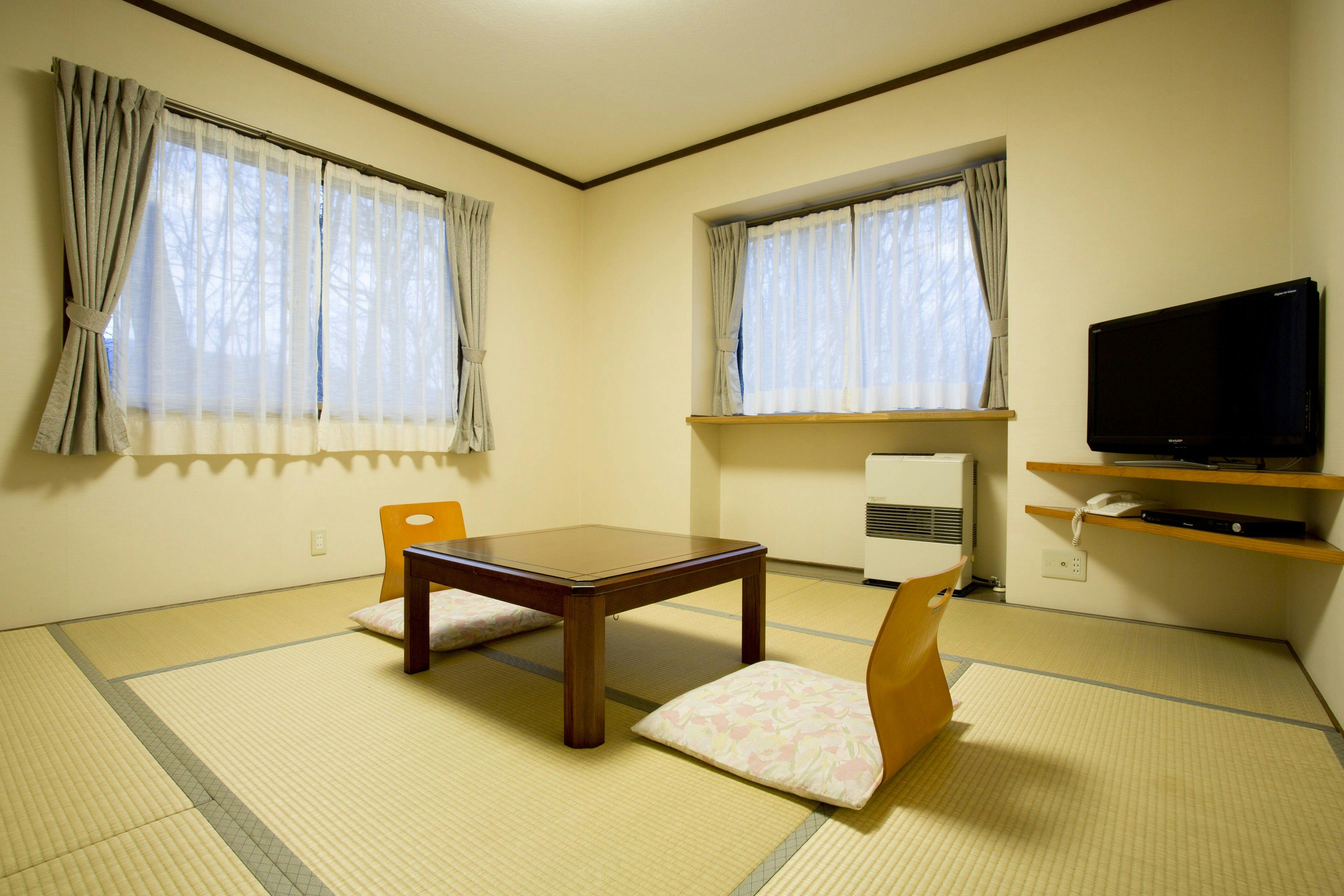 Hakuba Skala Inn ~ A Lodge in the Forest and a Small Bakery ~