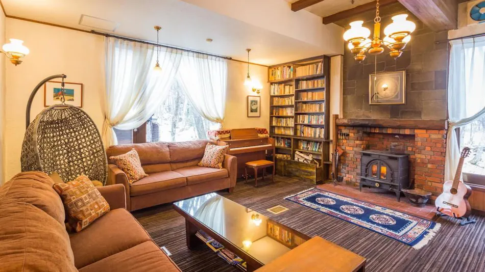 Hakuba Skala Inn ~ A Lodge in the Forest and a Small Bakery ~