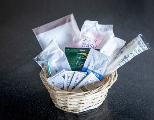 枕元にコンセント設置