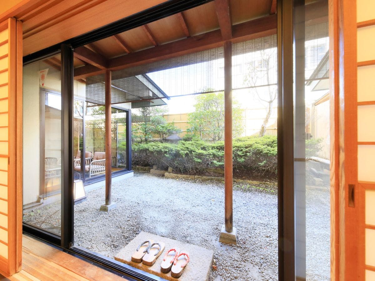 附帶庭院的日式房間