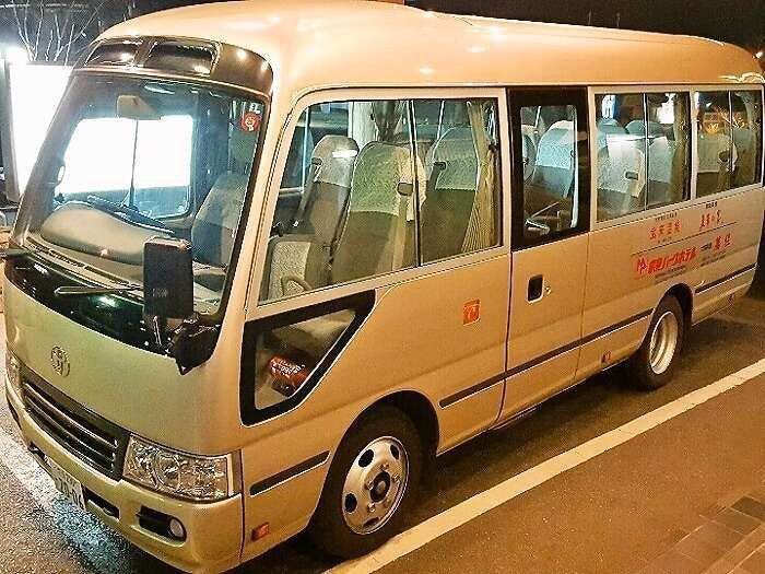 มินิบัสบริการรับส่งฟรี