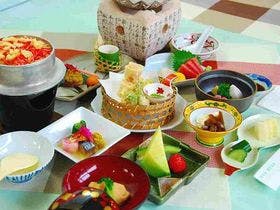 鶯宿温泉　ホテル加賀助
