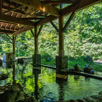 อ่างอาบน้ำกลางแจ้งชาย