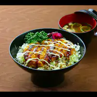 รูมเซอร์วิส - ข้าวหน้าหมูทอดซอส