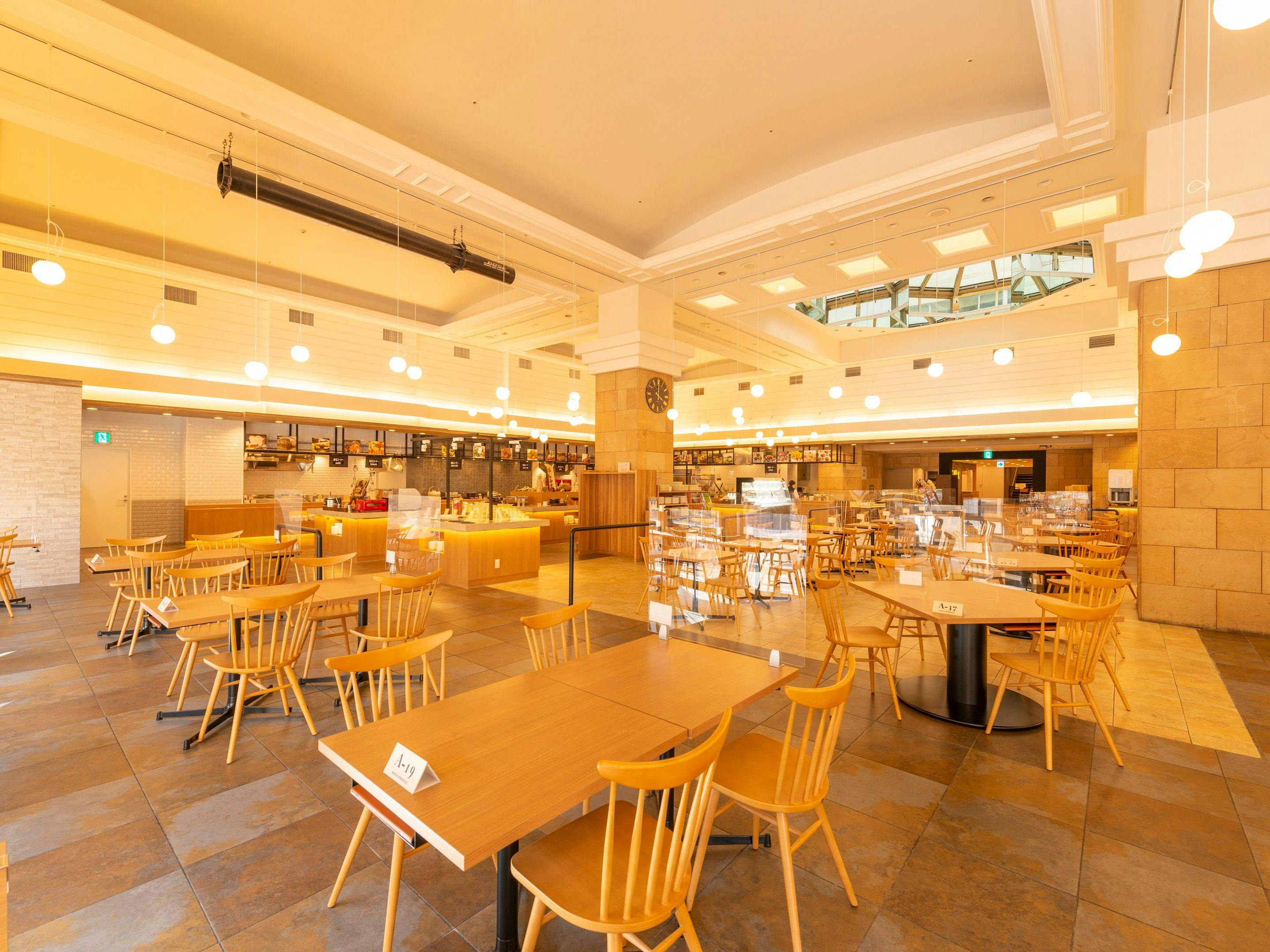 ร้านอาหารที่ให้ความรู้สึกอบอุ่นจากไม้.