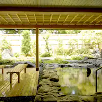 บ่อน้ำพุร้อนกลางแจ้งหลัก