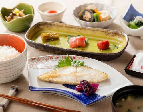 *朝食（和定食）