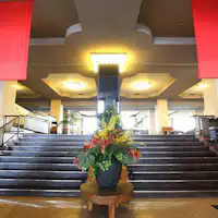 นี่คือทัศนียภาพของล็อบบี้เมื่อก้าวเข้ามาจากทางเข้า♪